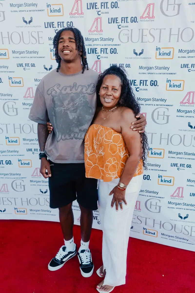 Guests on the red carpet at Celebrity Waiter Night